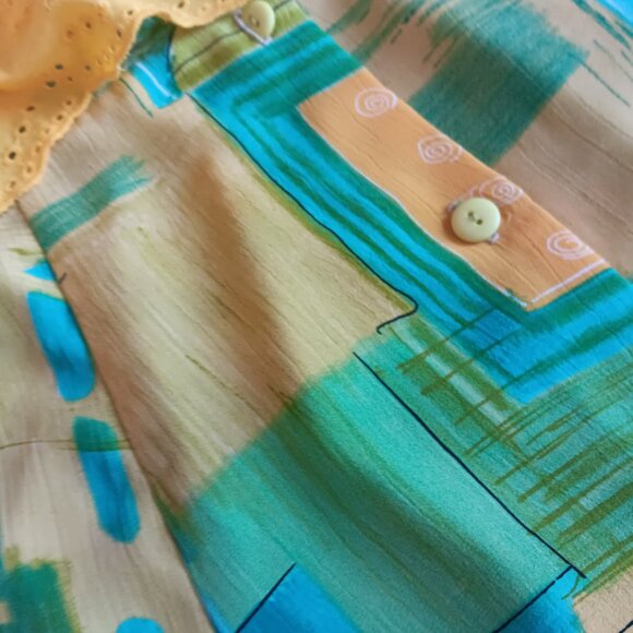 YELLOW COTTON EYELET TOP, L. & BLUE ARTSY PRINT YELLOW BUTTON-DOWN SKIRT, M. - Picture 3 of 4